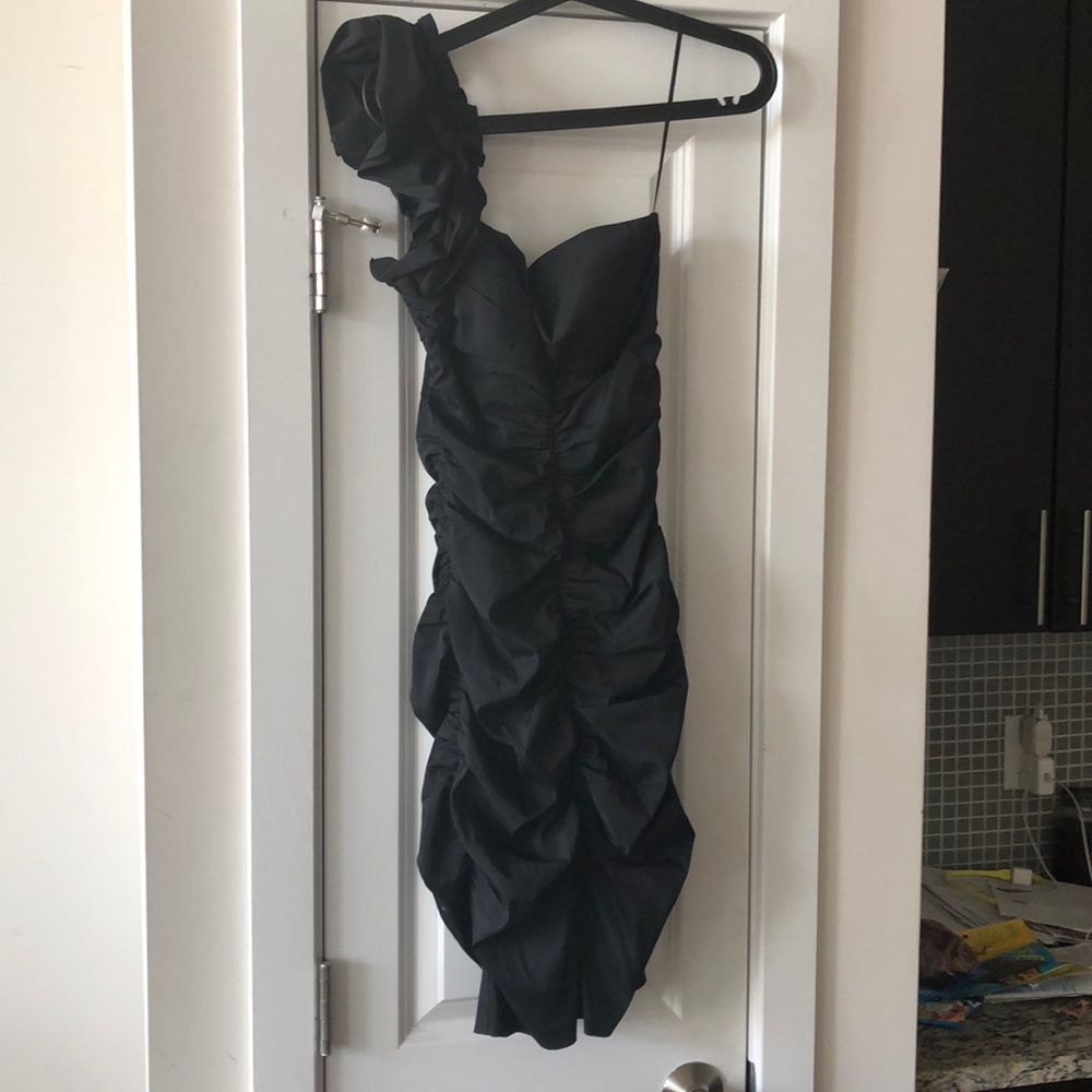 Cache black one shoulder ruffled dress size 6